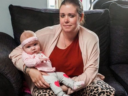 Đến bệnh viện sinh con, bị bác sĩ... cắt mất 2 chân