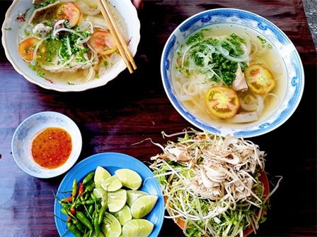 Quán bún cá sứa đậm đà hương vị biển ở Nha Trang