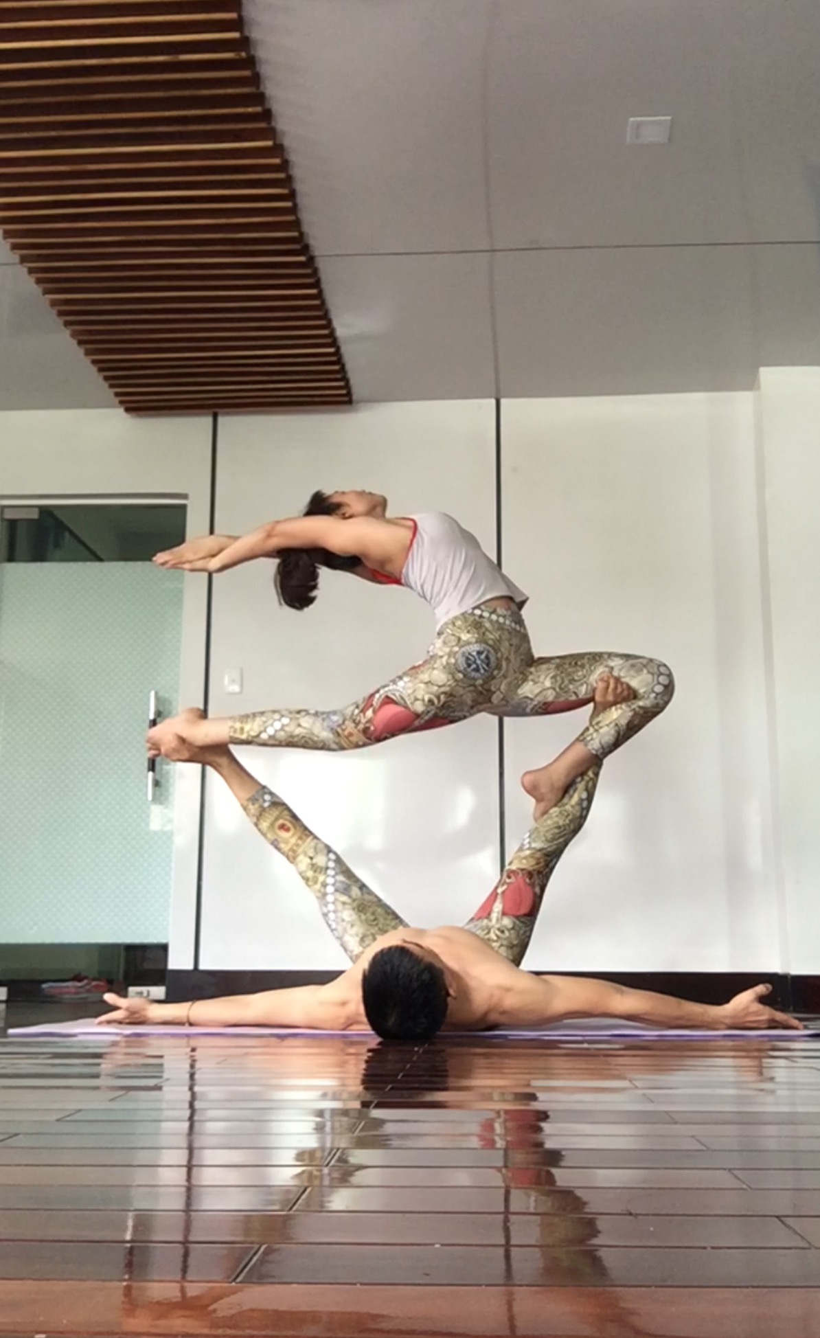 Những tư thế yoga đôi uyển chuyển tuyệt đẹp | Tin tức Online