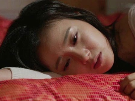 Chỉ bằng một cuộc điện thoại, vợ đã khiến chồng đang ở với bồ phải về ngay trong đêm