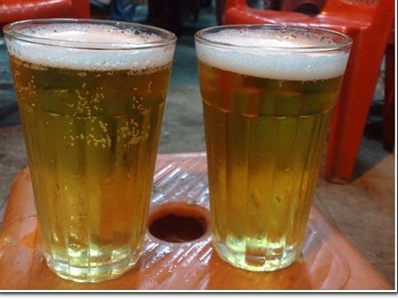 Bia hơi nhạt như nước ốc, dân nhậu nghi pha thêm nước lọc-4