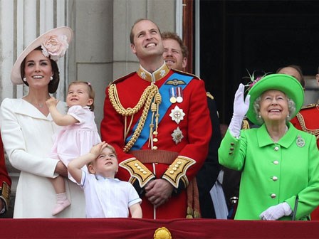 Ngắm công chúa nhỏ trong sinh nhật lần thứ 90 của Nữ hoàng Anh