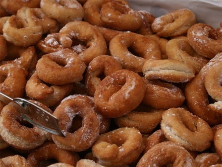 Khám phá 20 món bánh donut nghe tên là ứa nước miếng