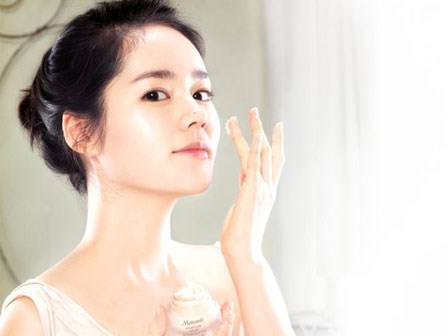 Tiết lộ công việc ‘hái ra núi tiền’ cho 12 Sao nữ