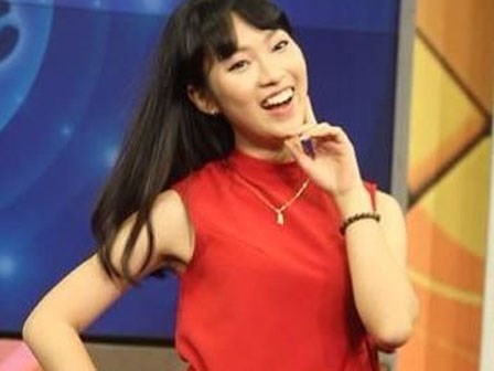 Nữ sinh nói 7 thứ tiếng nhảy cover Kpop trên truyền hình