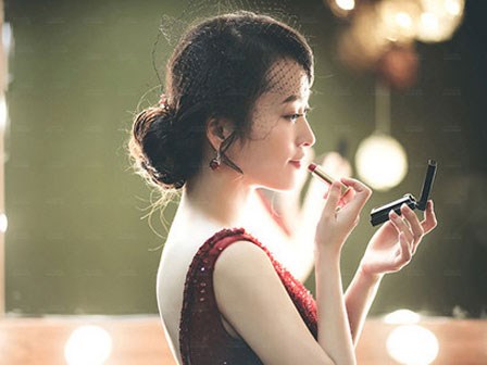 Phụ nữ hãy biết cách “lẳng lơ” với chính chồng mình