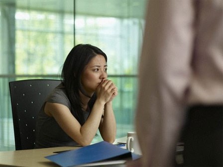 Chết lặng khi phát hiện chiếc điện thoại lạ và bí mật động trời của chồng