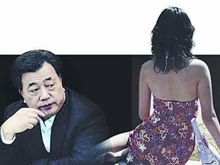Khám cặp quan tham, thấy cả rổ bao cao su, Viagra