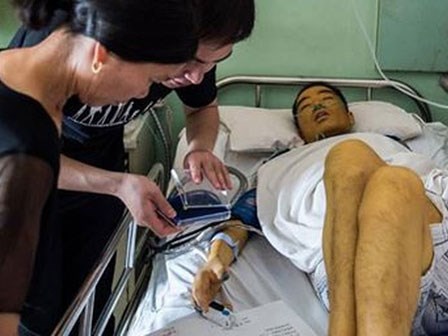 Quyết định sinh tử của một người cha khiến vạn người rớt nước mắt