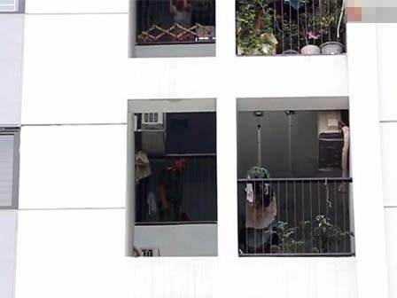 Ở nhà một mình, bé 6 tuổi trèo ra ban công tầng 11 và rơi xuống tử vong