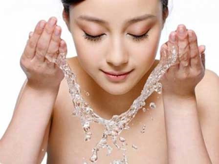 Mát xa hỗn hợp này 15 phút, da bạn sẽ sáng bừng sau 1 tuần