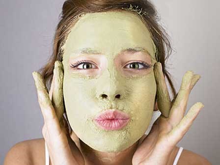 Dùng chuối xanh 3 lần mỗi tuần, tàn nhang biến mất trả lại làn da trắng hồng