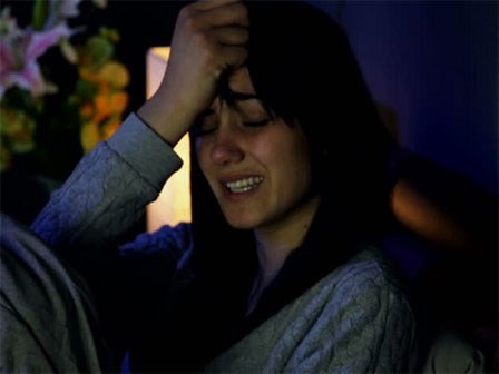 Ngày sinh nhật chồng, tôi ôm con ngồi khóc cạn nước mắt
