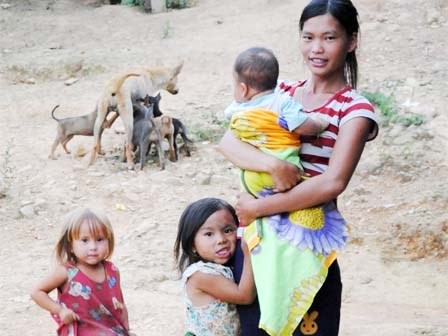 Đau lòng ở nơi trẻ con đẻ ra… trẻ con, 26 tuổi lên chức bà ngoại