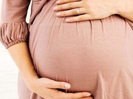Vợ đại gia phố núi chi 300 triệu thuê người đẻ con trai cho chồng