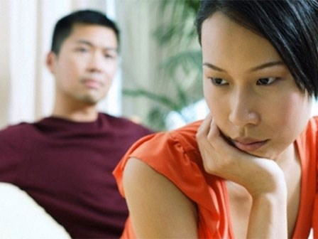 Đi làm xa vợ đề nghị ly hôn, chồng trở về thấy nhà 