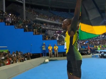 Usain Bolt giành HCV 200m một cách dễ dàng