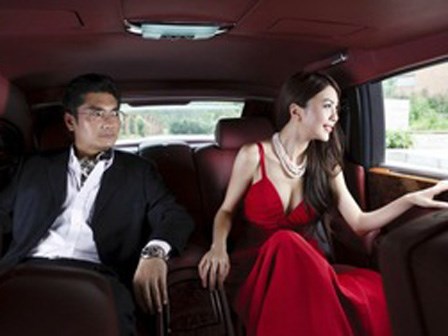 Nữ doanh nhân xinh đẹp với nhà riêng, ô tô và bản cam kết hôn nhân khiến các chàng run như cầy sấy