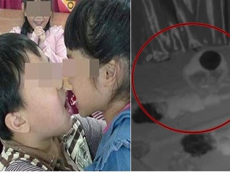 Trẻ mầm non tò mò 