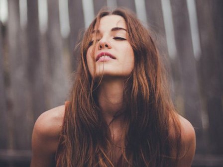 Những thắc mắc về da và tóc trong thời điểm giao mùa mưa nắng thất thường