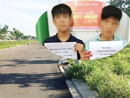 Cướp điện thoại xong, dùng mã tấu đe dọa nạn nhân nhập mật khẩu