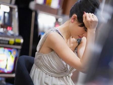 Bi kịch người vợ bị chồng quản lý như báu vật vì vợ quá xinh đẹp