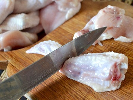 Cho con ăn nhiều các loại thực phẩm này, trẻ có nguy cơ dậy thì sớm và dễ bị ung thư