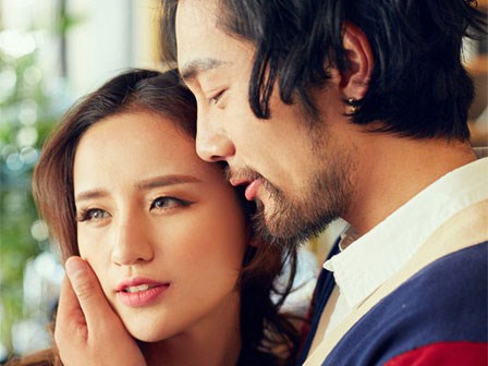 Chồng sắp cưới quản thúc như tù nhân chỉ vì tôi quá xinh đẹp