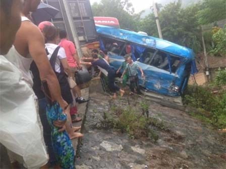 Nguyên nhân vụ tai nạn xe khách lao xuống dốc 6 người thương vong