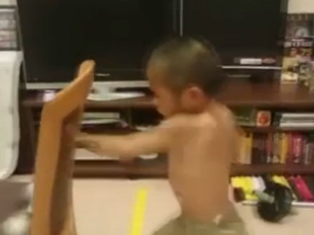“Lý Tiểu Long nhí” gây sốt: Kỹ năng tuyệt hảo