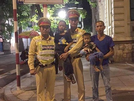 Trẻ em liên tục đi lạc sau 2 tuần khai trương phố đi bộ