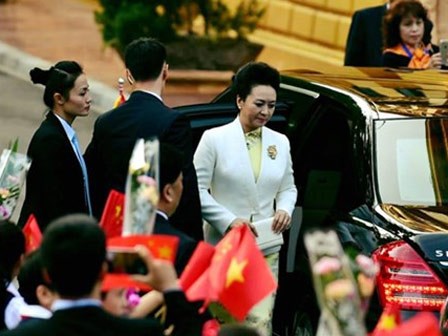 Bóng hồng kể chuyện bảo vệ nguyên thủ