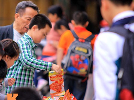 9 món đồ cực độc ngoài cổng trường vẫn 'hút' ngàn trẻ em
