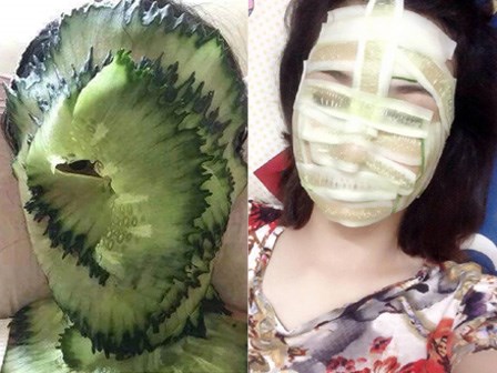 Hết hồn với trào lưu làm đẹp đắp mặt nạ dưa chuột như xác ướp của chị em