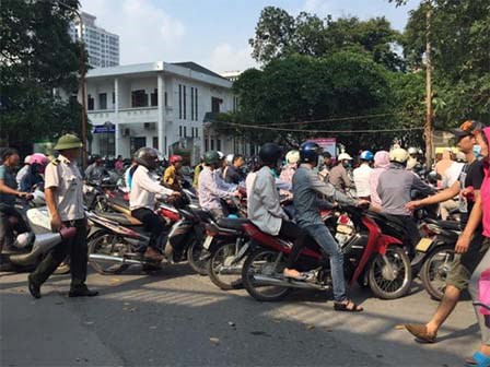 Bệnh viện lớn nhất miền Bắc đóng cửa bãi giữ xe