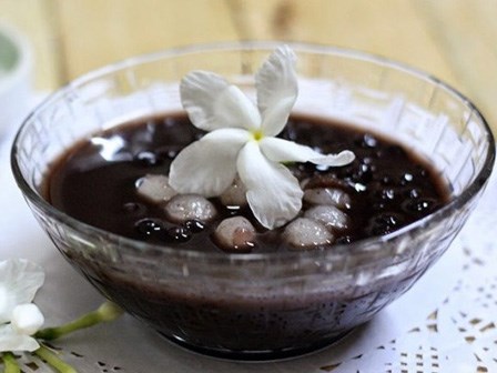Uống nước đậu đen đúng cách, lão hóa bị đẩy lùi đến hơn 15 tuổi
