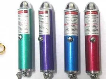 Vì chiếc bút đồ chơi cổng trường nào cũng bán, cậu bé 14 tuổi suýt mù cả đôi mắt