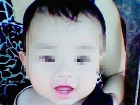 Thiếu phụ tìm được con do người giúp việc bồng đi hai tuần