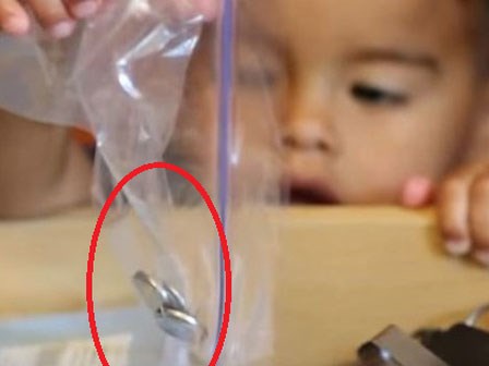 Bố mẹ lơ là, con mất mạng oan vì
