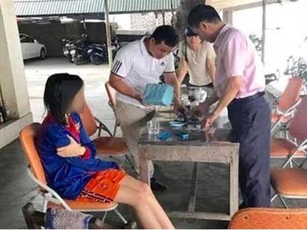 Biết bạn trai có vợ, nữ sinh lớp 11 nhảy cầu tự tử