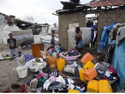 Cảnh hoang tàn và chết chóc ở Haiti sau cơn bão lịch sử Matthew