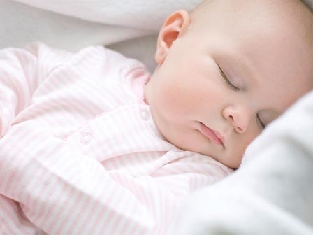 Đây là lí do quan trọng mẹ cần để trẻ ngủ trong bóng tối