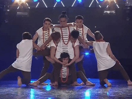 Clip: Màn trình diễn cực chất trên nền nhạc