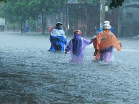 Quảng Bình ngập nặng, 5 người chết và mất tích