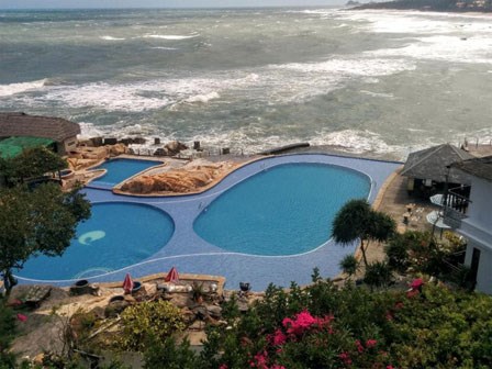 10 resort đẹp long lanh giá chỉ 2 triệu/ đêm cho vợ chồng mới cưới đi trăng mật