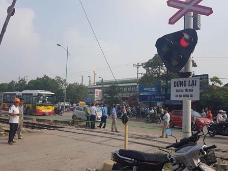 Vụ tàu hỏa đâm nát ô tô: Ám ảnh của người lái tàu
