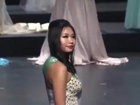 Chết cười với màn catwalk như 'ma nữ' ở cuộc thi Nữ hoàng sắc đẹp