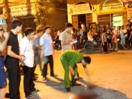 Thanh niên 19 tuổi đâm chết bố bạn gái ngay tại nhà