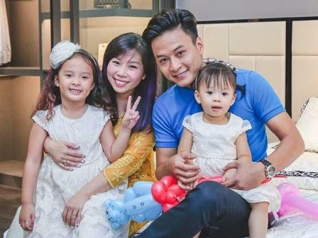 Hôn nhân 'khác thường' của diễn viên Hồng Đăng và vợ kém tuổi