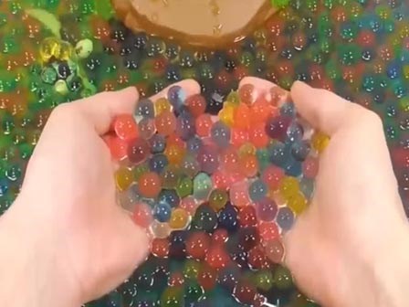 Thứ đồ chơi nguy hiểm cho trẻ: Hạt nhựa nở gây ung thư âm thầm trở lại